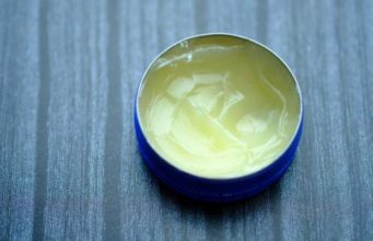 Vazelinin Maalesef Fazla Bilinmeyen 6 Zararı